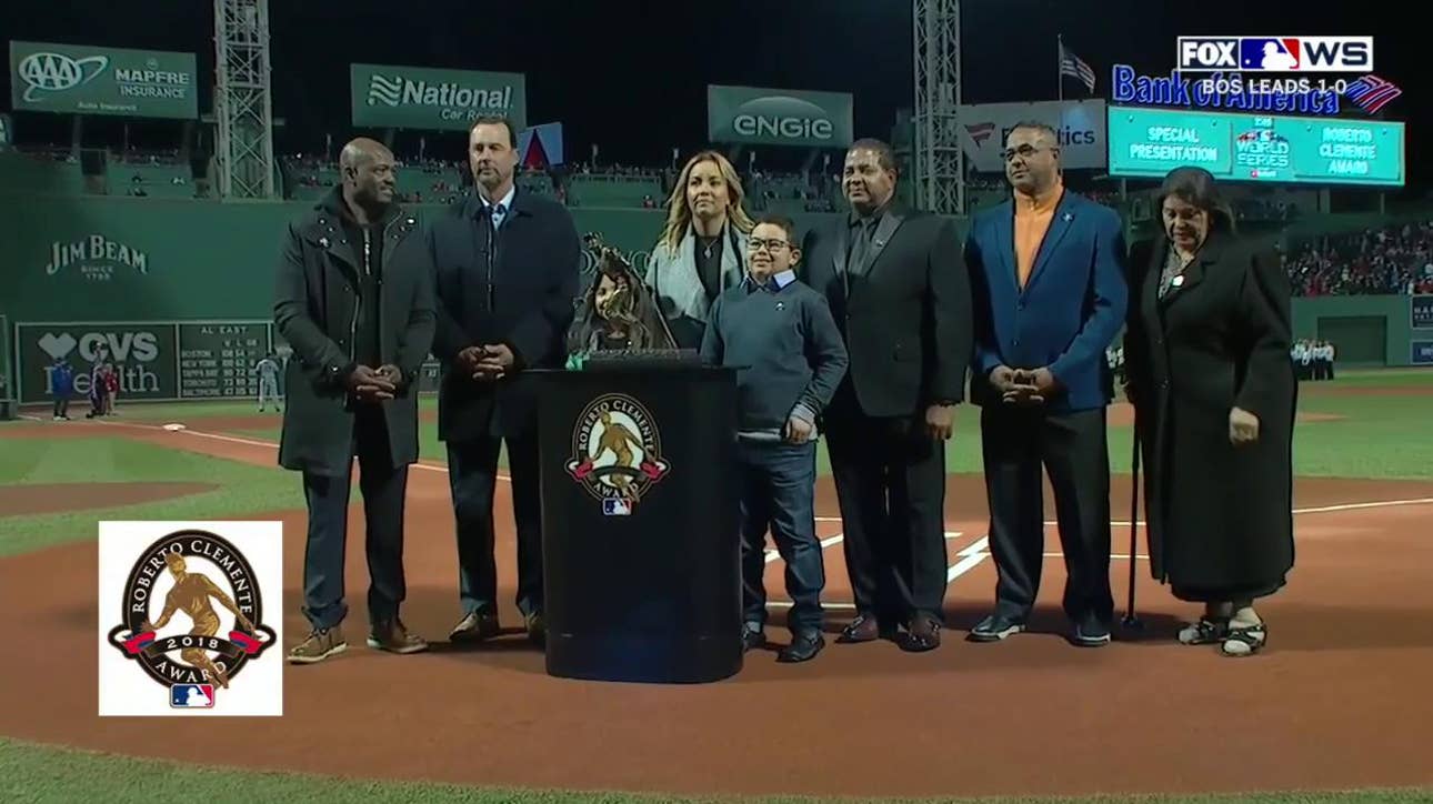 Molina wins Roberto Clemente Award for his work in Puerto Rico after Hurricane Maria