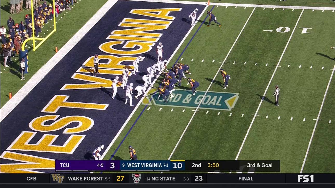 HIGHLIGHTS: Martell Pettaway rushes up the middle for 1-yard TOUCHDOWN