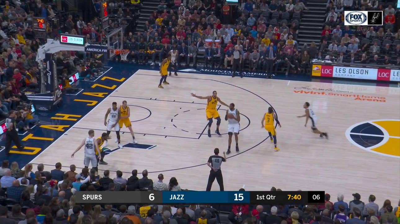 HIGHLIGHTS: Davis Bertans Knocks down the Three