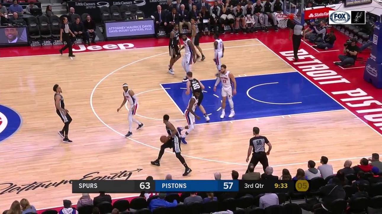 HIGHLIGHTS: LaMarcus Aldridge sneaks in for the put back