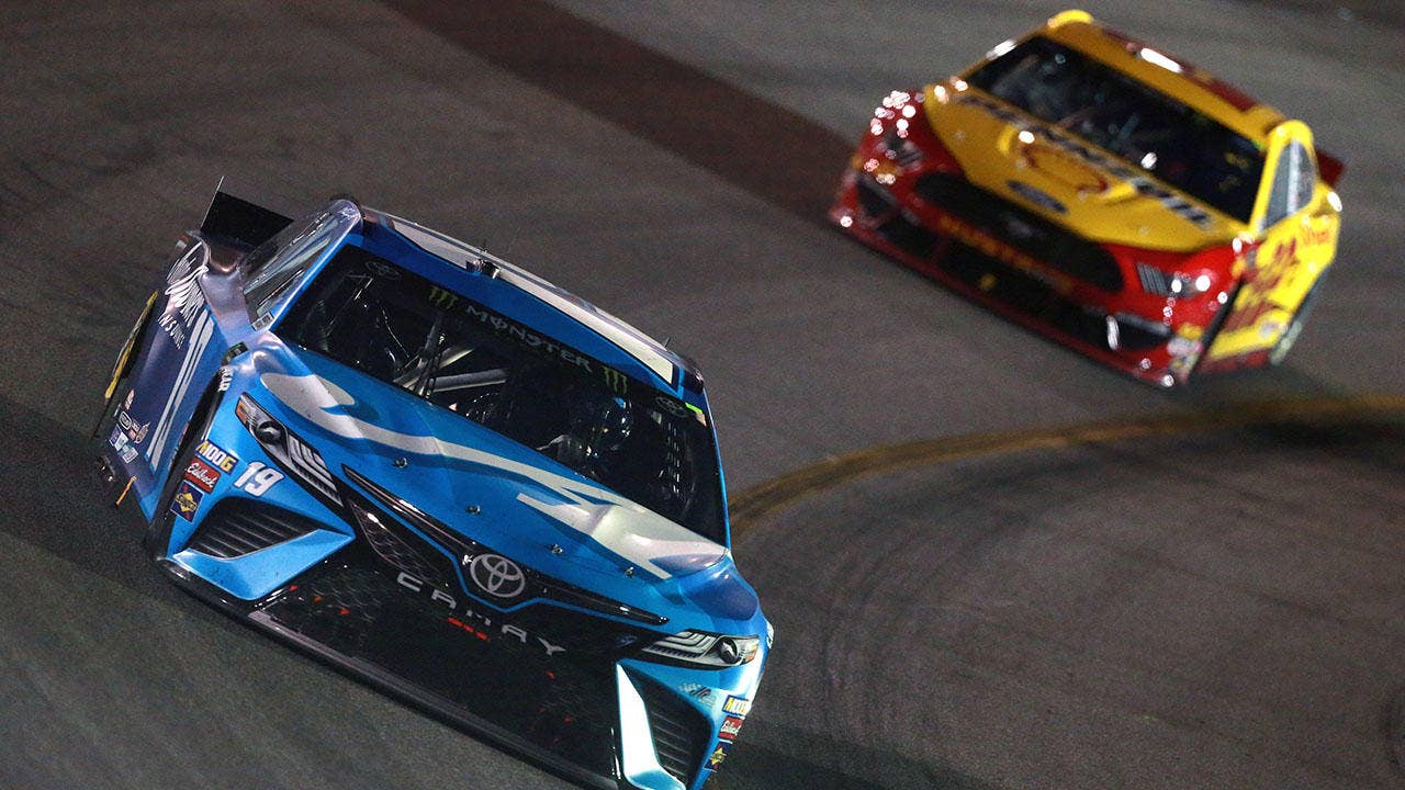 Michael Waltrip breaks down the final laps at Richmond Raceway