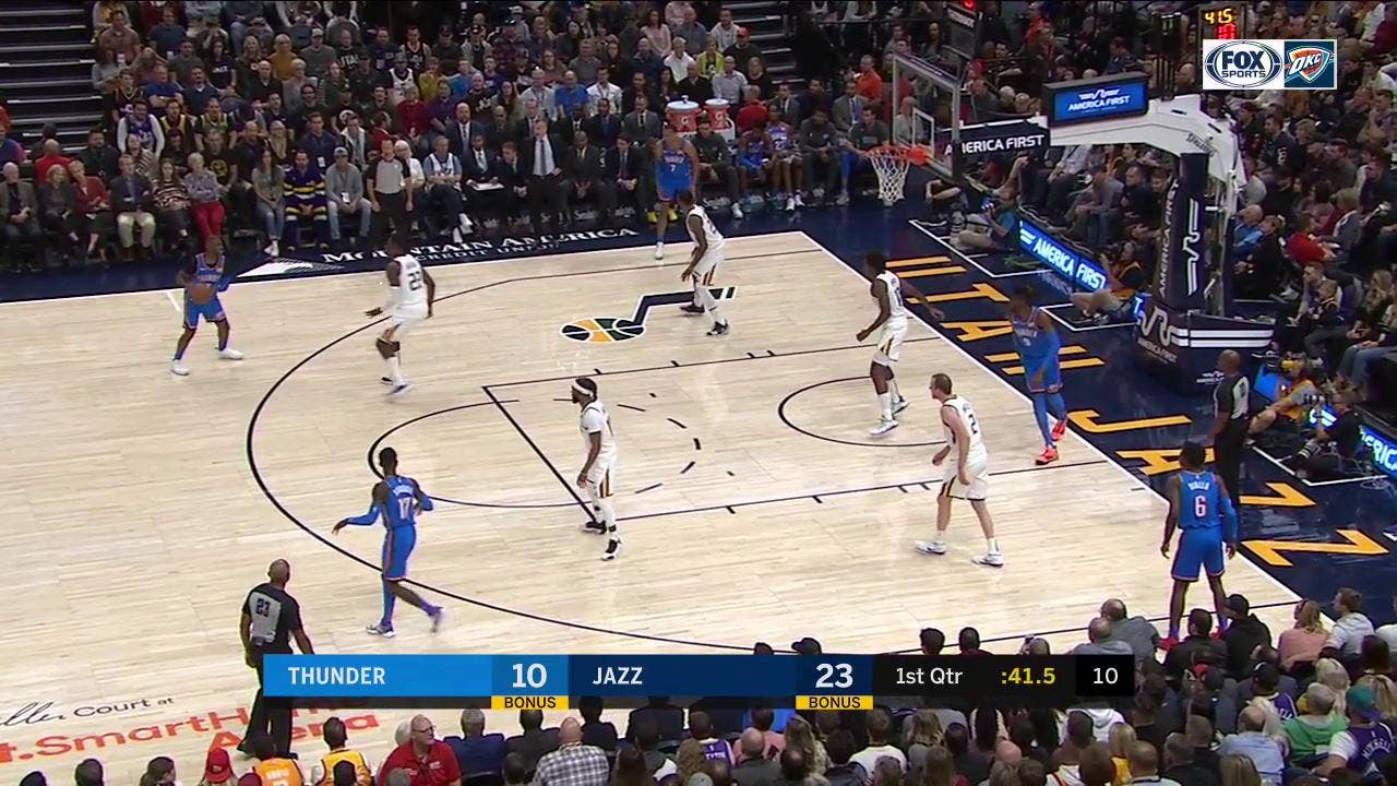 HIGHLIGHTS: Chris Paul Going to the Basket for Two