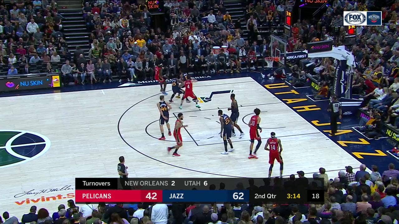 HIGHLIGHTS: Jrue Holiday Takes Advantage In The Paint