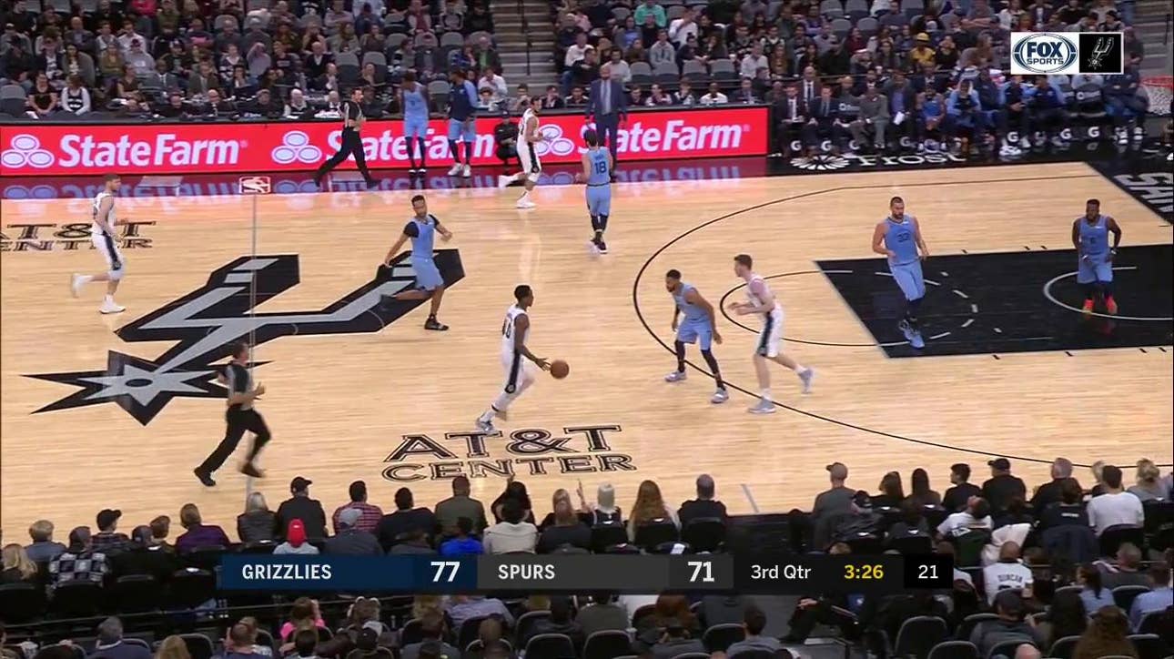 HIGHLIGHTS: DeMar DeRozan keeps on going, attacks at the basket