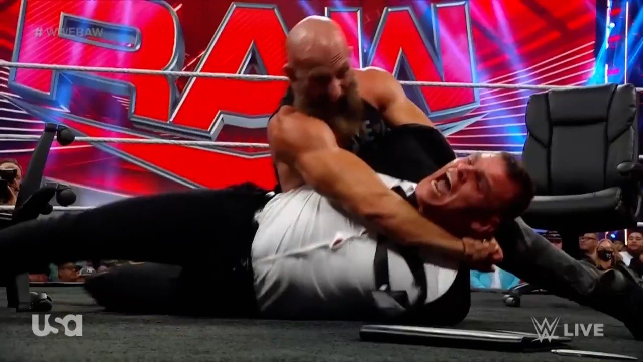Ciampa talks Gunther into an IC Title Match on Raw during contract signing | WWE on FOX