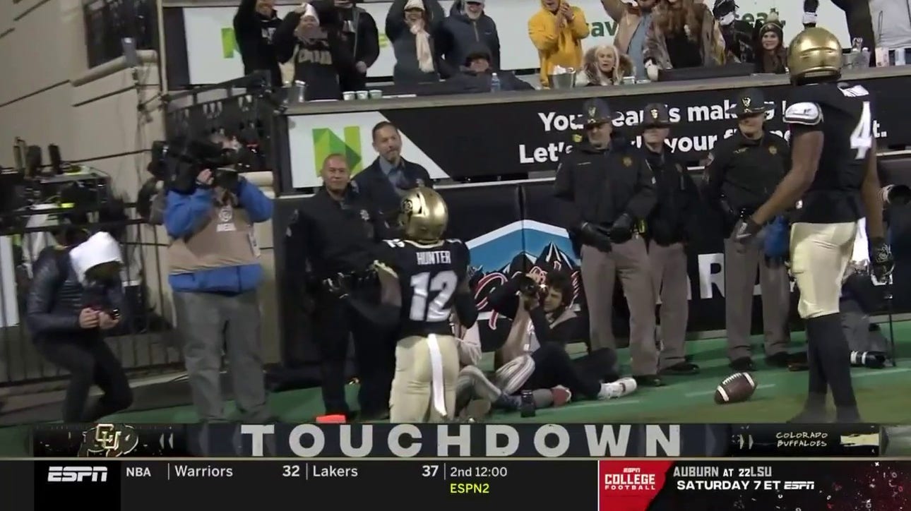 Colorado's Travis Hunter secures a 24-yd TD reception to go up 14-0 against Standford