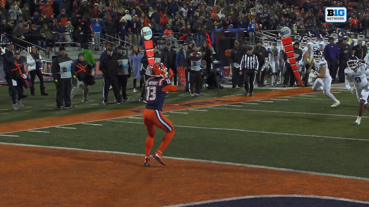 Isaiah Williams throws a 14-yard touchdown pass to Pat Bryant as Illinois grabs the lead against Northwestern
