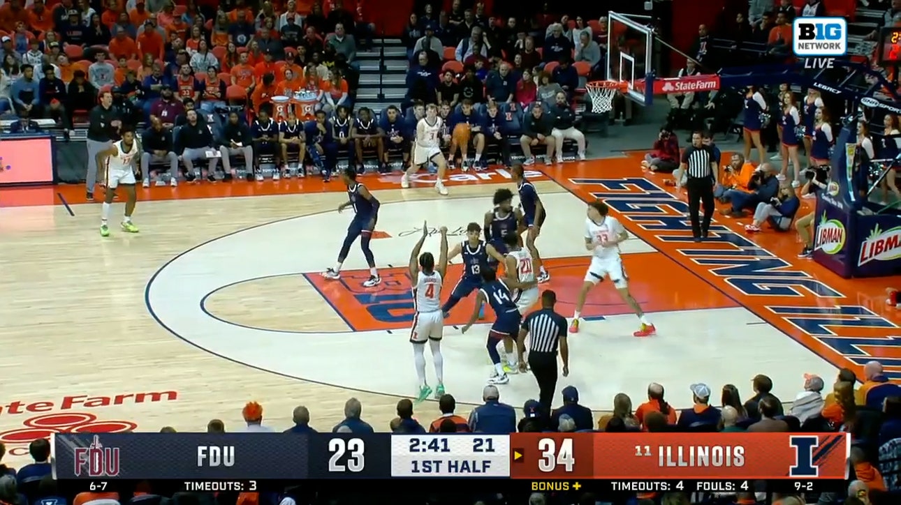 Justin Harmon knocks down FOUR straight 3-pointers to extend Illinois' lead over FDU heading into halftime