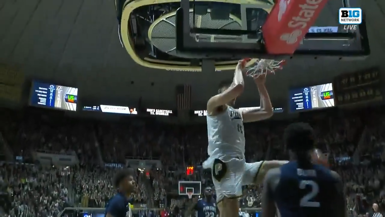 Purdue's Zach Edey slashes to the rim for a WILD jam vs. Penn State