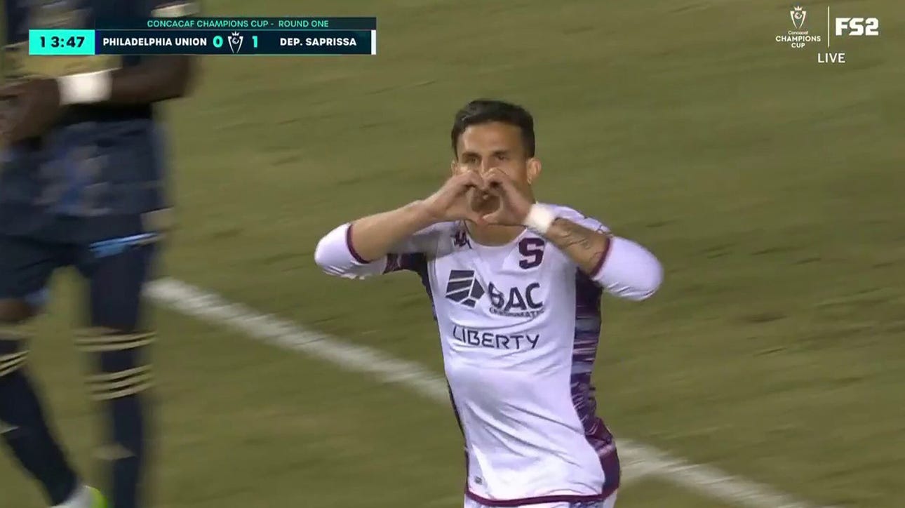 Luis Javier Paradela Diaz converts on penalty kick, Deportivo Saprissa grabs 1-0 lead vs. Philadelphia Union