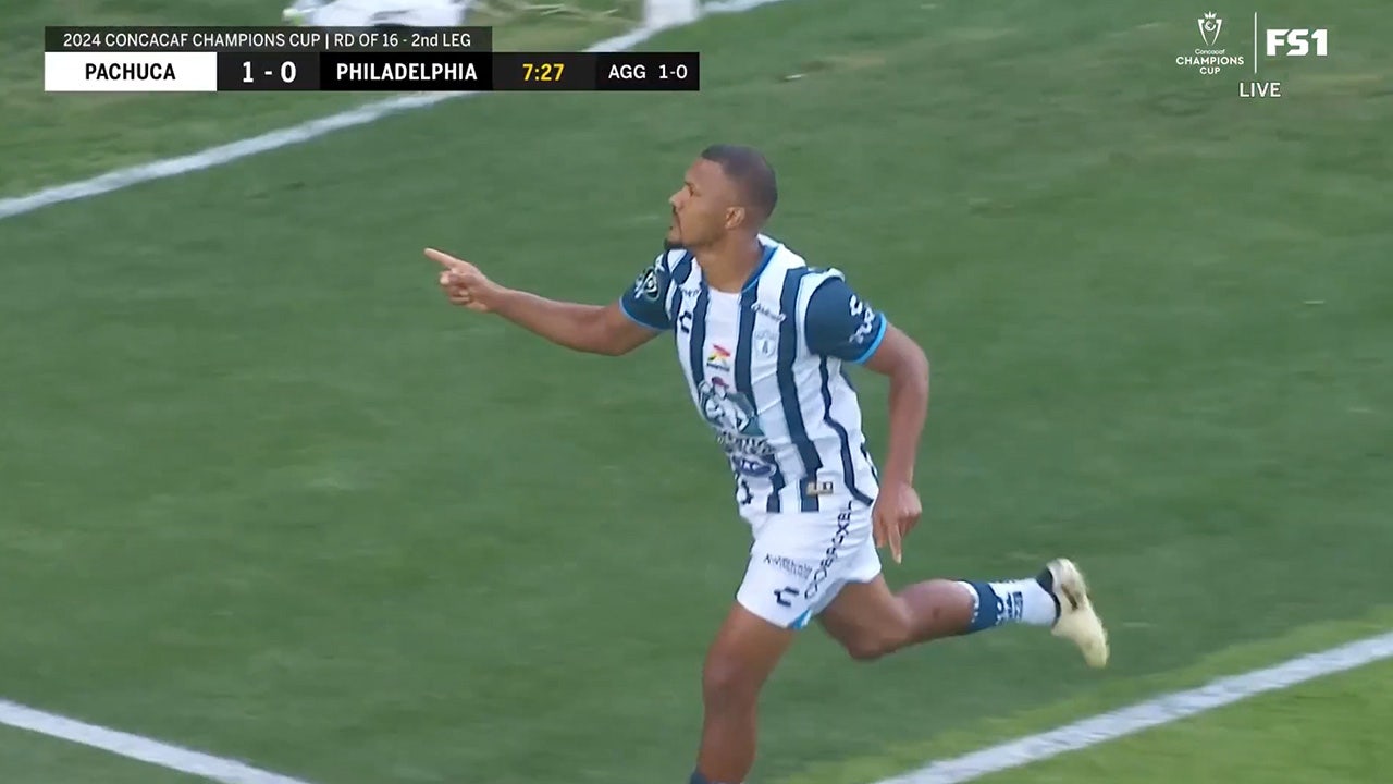 Pachuca takes a 1-0 lead vs. Philadelphia after Salomon Rondon's penalty kick goal in 7'