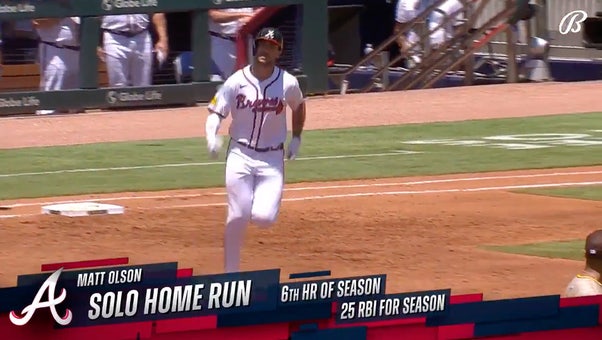 Marcell Ozuna and Matt Olson smack back-to-back home runs, extending the Braves' lead vs. the Padres