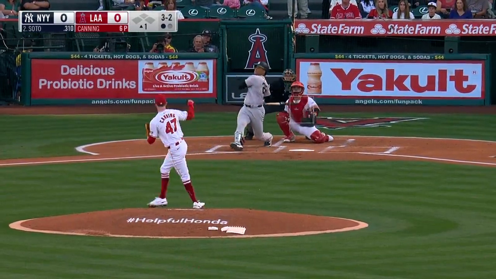 Juan Soto crushes a solo home run to give the Yankees an early lead over the Angels