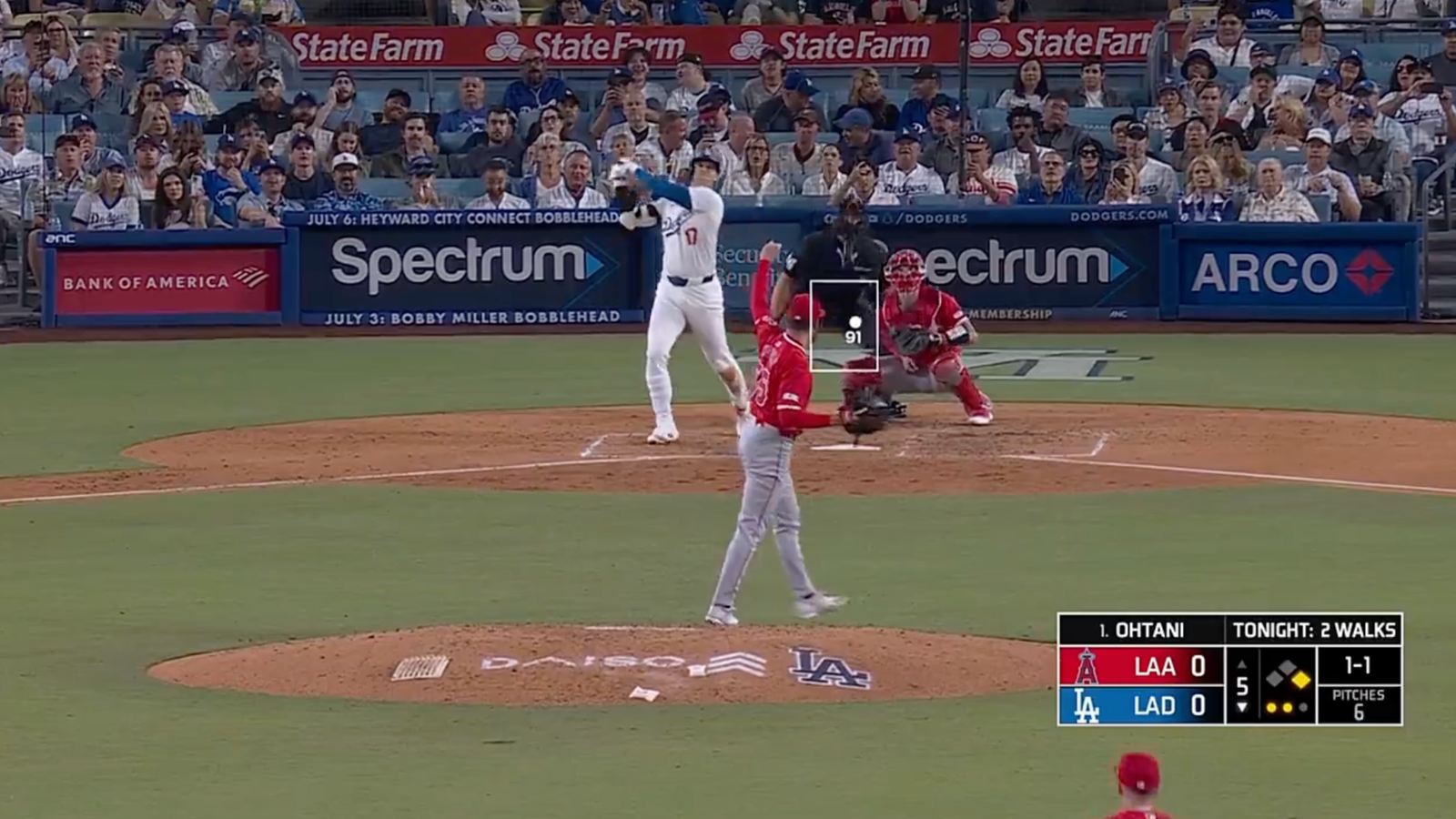 Shohei Ohtani launches a two-run home run to give Dodgers lead over Angels