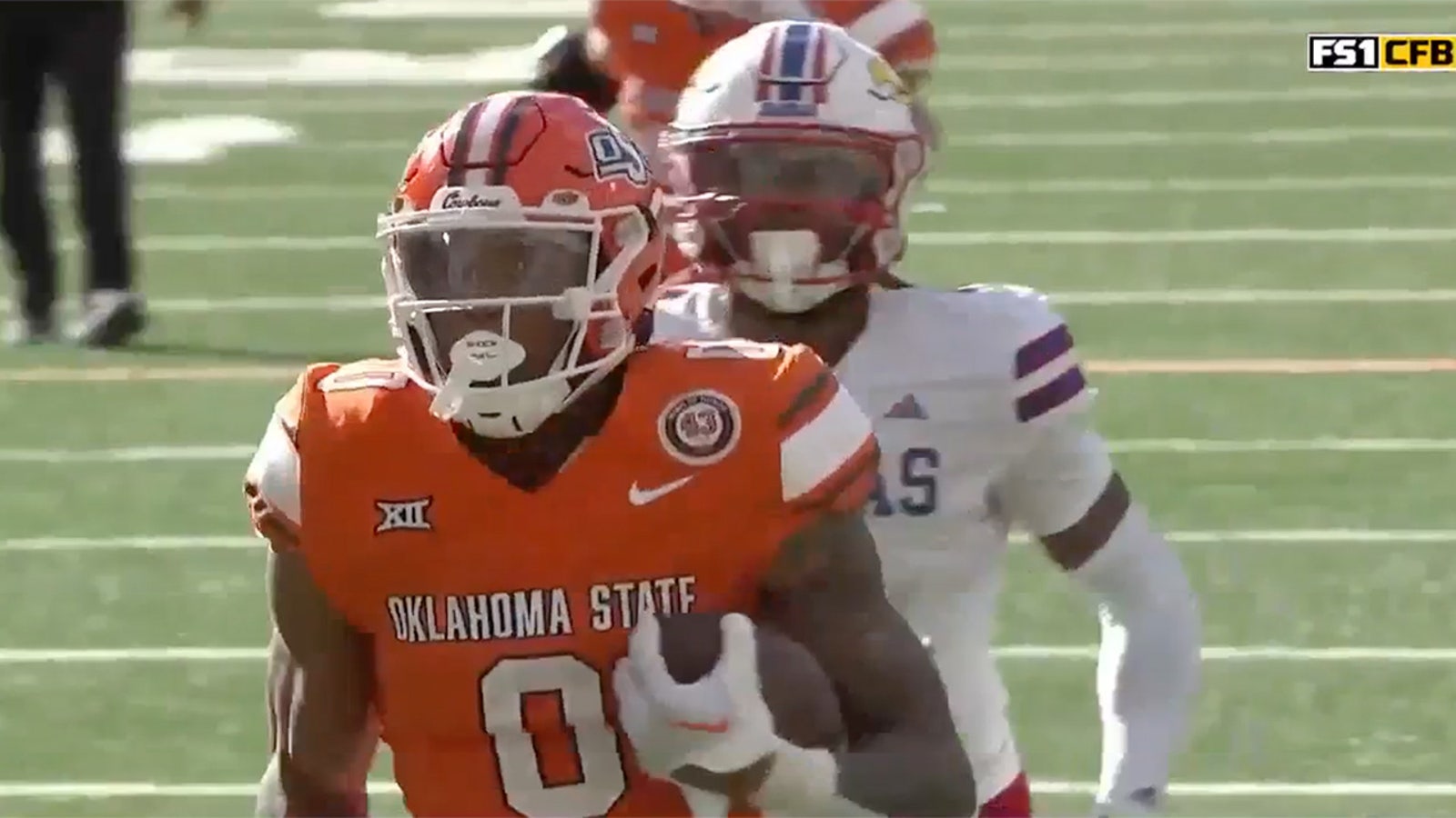 Ollie Gordon II breaks free and scores a 42-yard touchdown, giving Oklahoma State the lead against Kansas