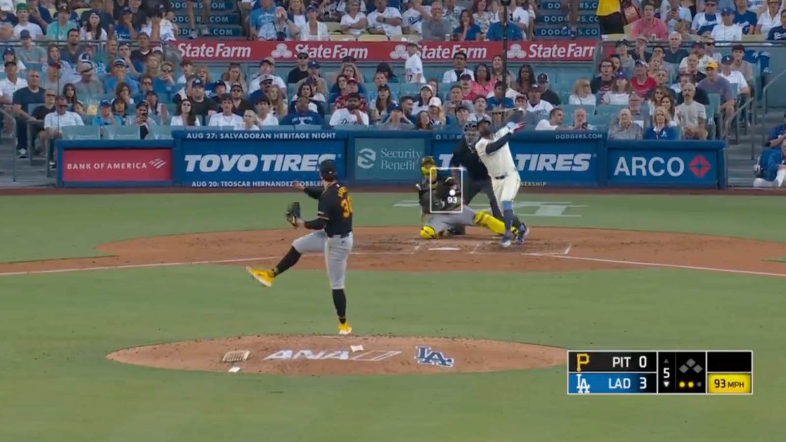 Teoscar Hernández hits a solo home run against Pirates' Paul Skenes to extend Dodgers' lead