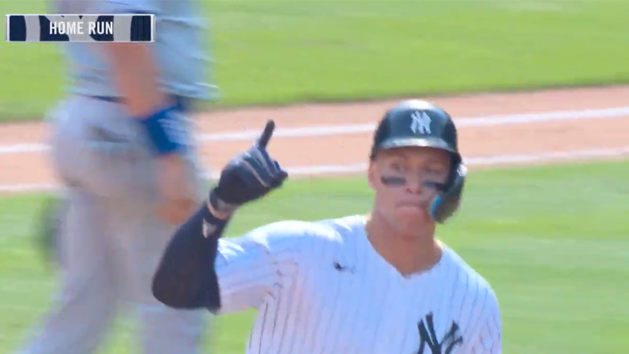 Aaron Judge CRUSHES his 42nd home run of the season to extend Yankees' lead over Rangers