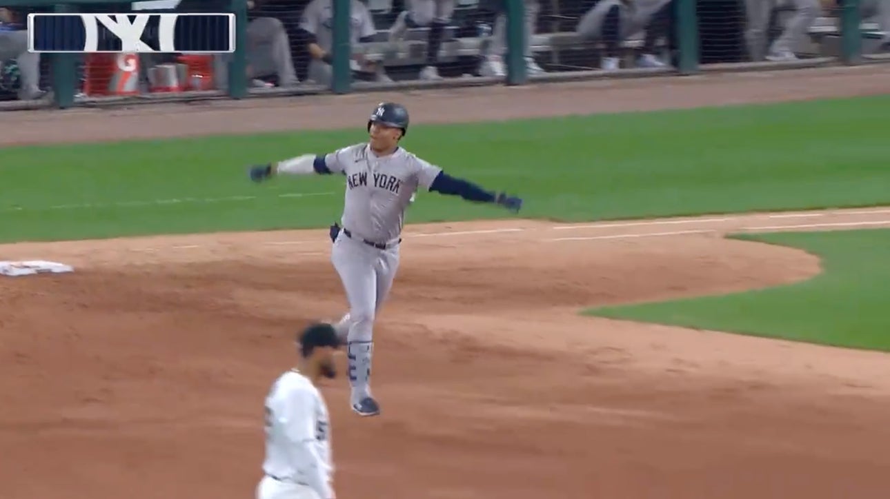 Juan Soto smacks his second homer of the game, giving Yankees a 3-0 lead over White Sox.