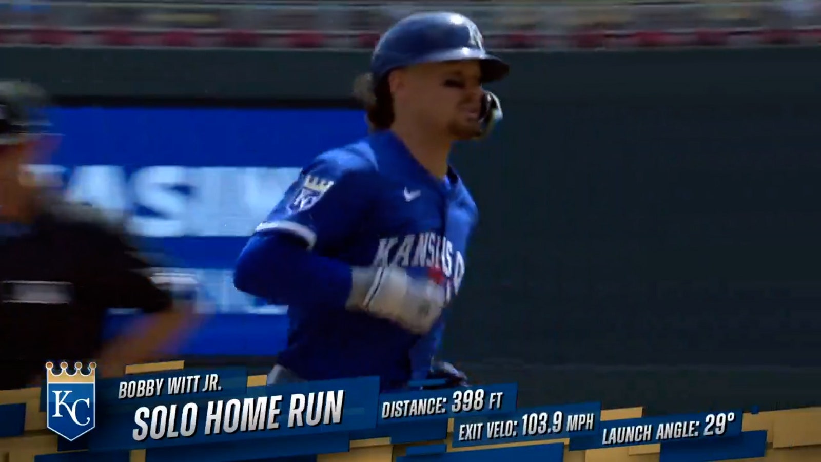 Bobby Witt MASHES a solo home run to extend Royals' lead over Twins