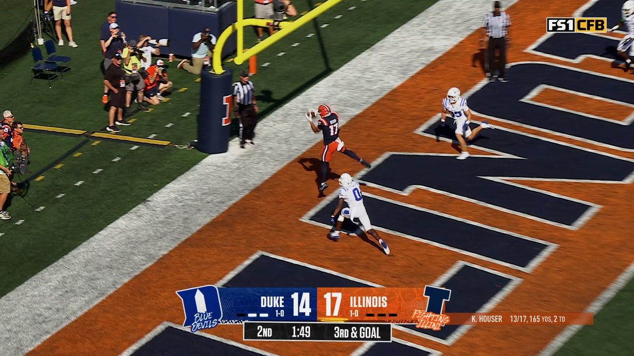 Katin Houser connects with Collin Dixon for third TD, extending Illinois' lead over Duke