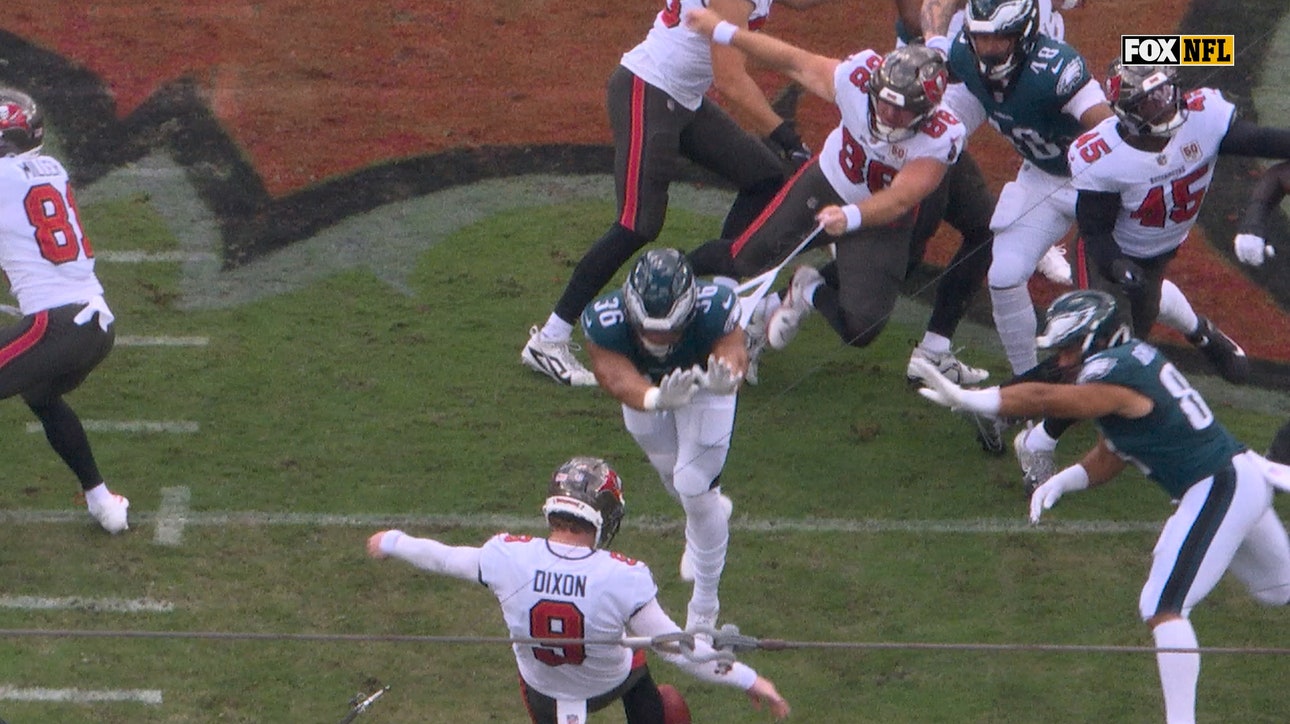 Sydney Brown recovers blocked punt and returns for TD, giving Eagles early lead over Buccaneers | NFL Highlights