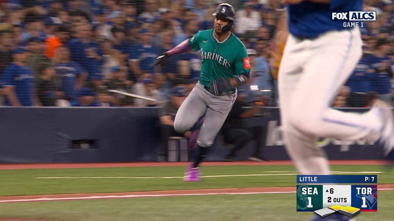 Mariners' Victor Robles drives in Julio Rodriguez to take lead over Blue Jays