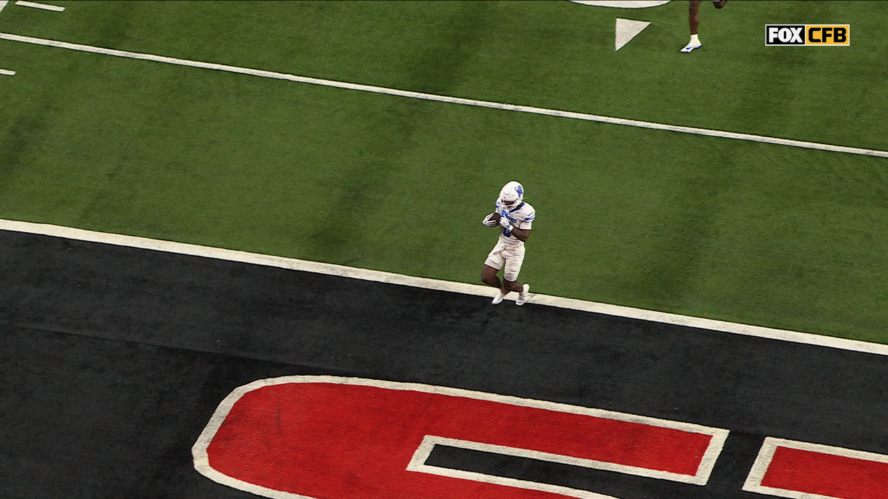 Memphis' Jaylin Carter rushes for 36-yard TD, tying score against UNLV