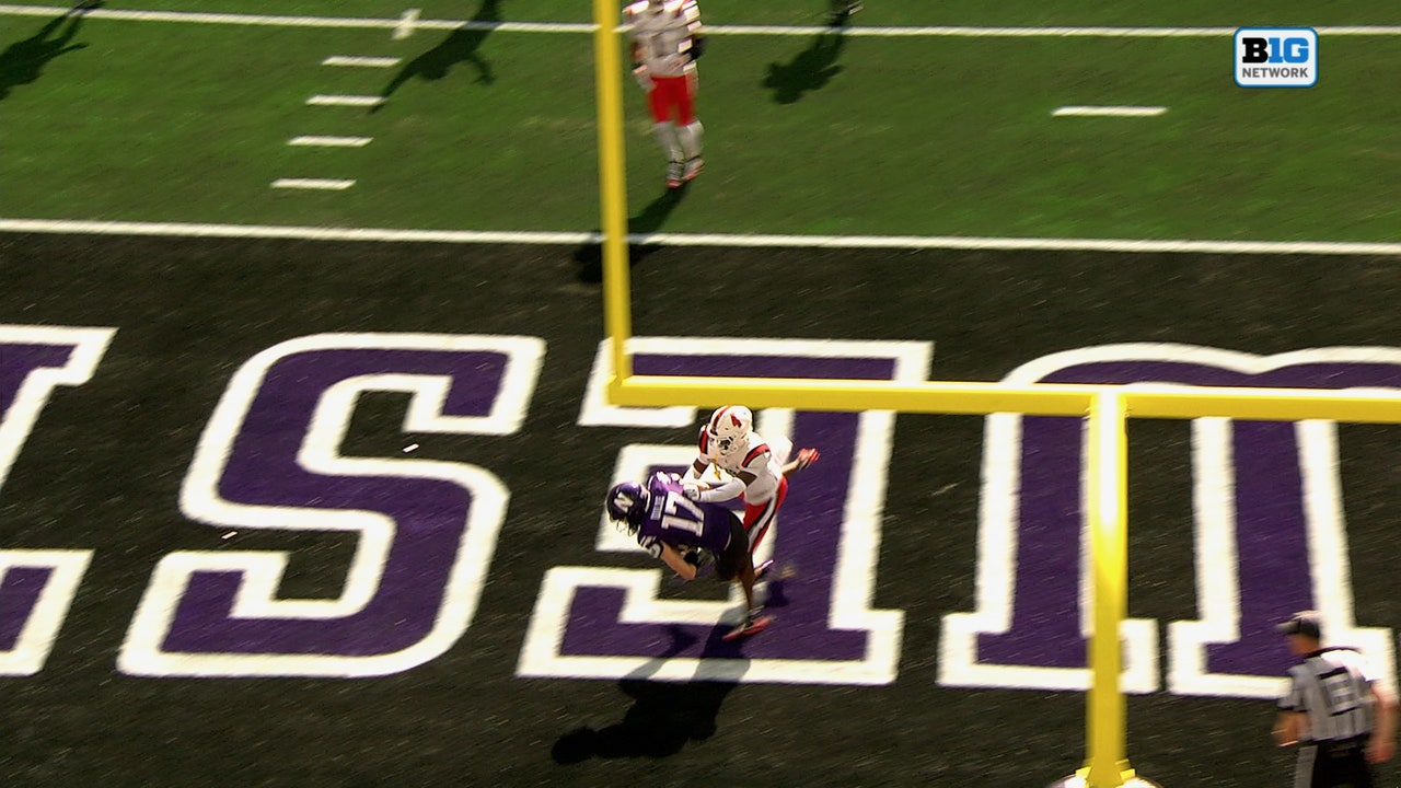 Aidan Chiles connects with Griffin Wilde for 19-yard TD, extending Northwestern’s lead over Ball State