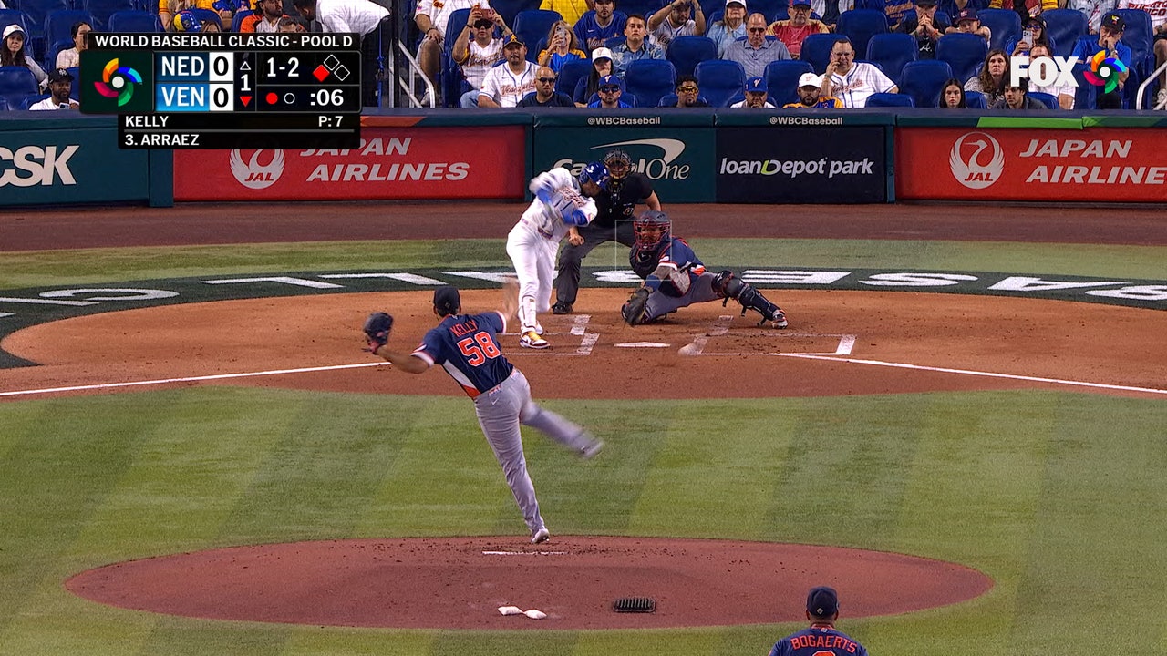 Venezuela's Luis Arráez drives in Ronald Acuna Jr., taking lead over Netherlands