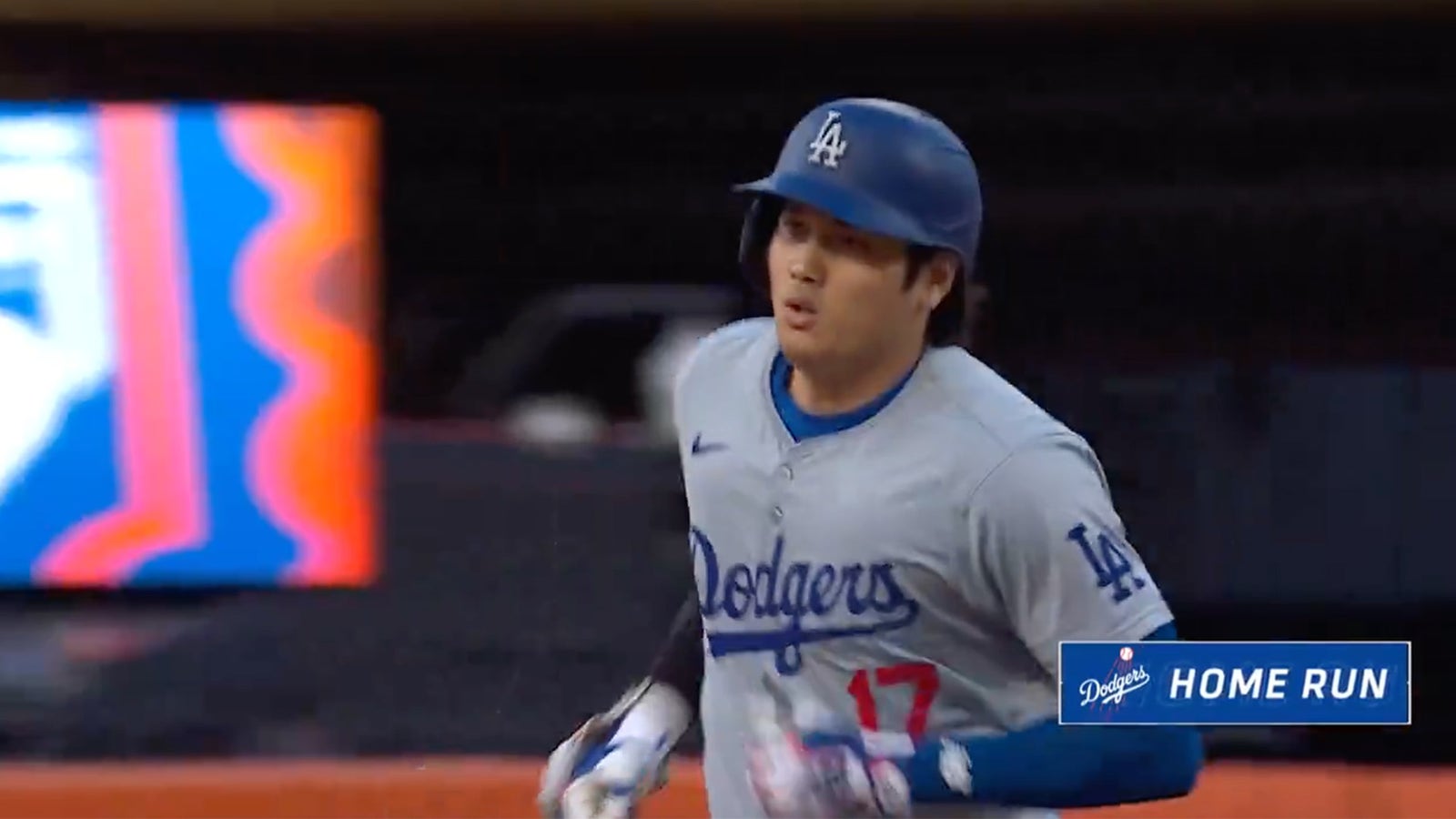 Shohei Ohtani sends a two-run blast to left field, extending the Dodgers' lead to 9-3 against the Mets