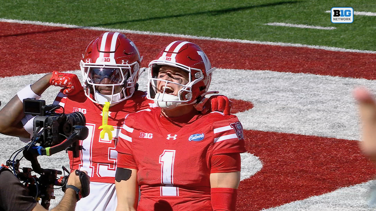 Wisconsin's Colton Joseph takes QB keeper for 47-yard TD vs Michigan State