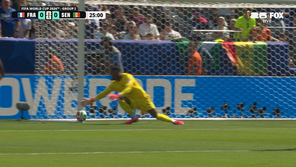Nicolas Jackson rattles post, nearly gives Senegal lead against France | 2026 FIFA World Cup™