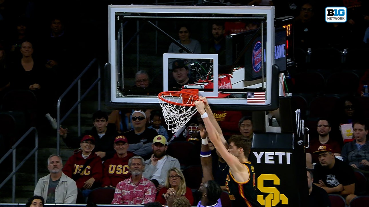 Jordan Marsh sets up Gabe Dynes for STRONG alley-oop, extending USC's lead over Washington 