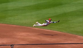 Reds' Elly De La Cruz makes amazing diving catch vs. Orioles