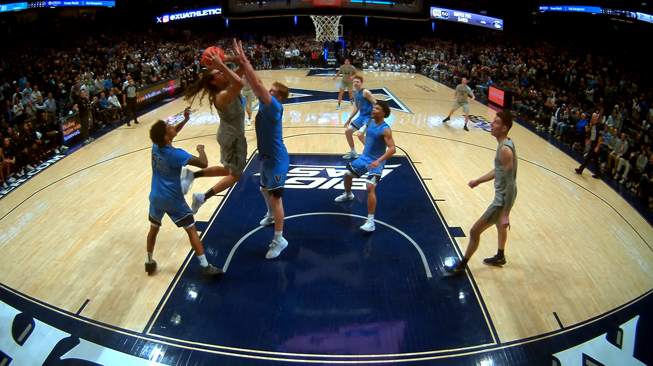 Tre Carroll Finishes Tough Layup to Force OT for Xavier against Villanova