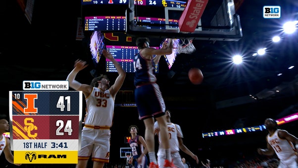 Illinois’ Keaton Wagler sets up Zvonimir Ivisic for alley-oop slam vs. USC