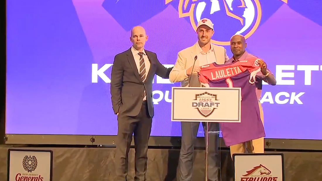 Terry Bradshaw announces Kyle Lauletta as the No. 7 overall pick in the USFL draft by the Pittsburgh Maulers
