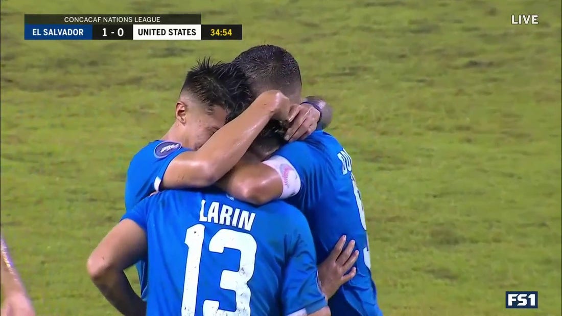 Alexander Larín scores in the 36th minute to give El Salvador a 1-0 lead