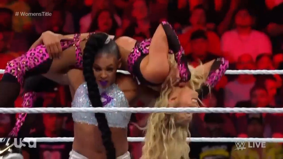 Bianca Belair and Carmella clash in Raw Women's Title Rematch | WWE on FOX