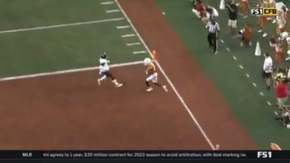Texas' Hudson Card connects with Xavier Worthy for a 10-yard touchdown
