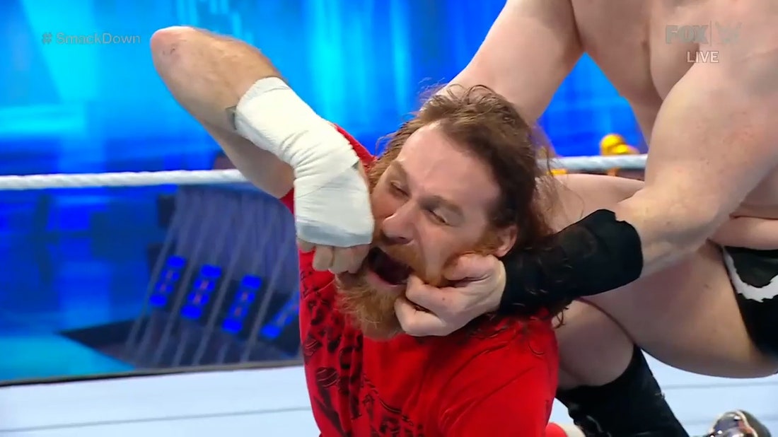 Jey Uso helps Sami Zayn pick up a win against Sheamus on Friday Night SmackDown | WWE on FOX