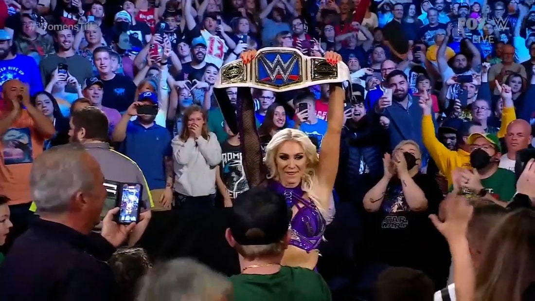 Charlotte Flair returns and wins the SmackDown Women's Title from Ronda Rousey | WWE on FOX