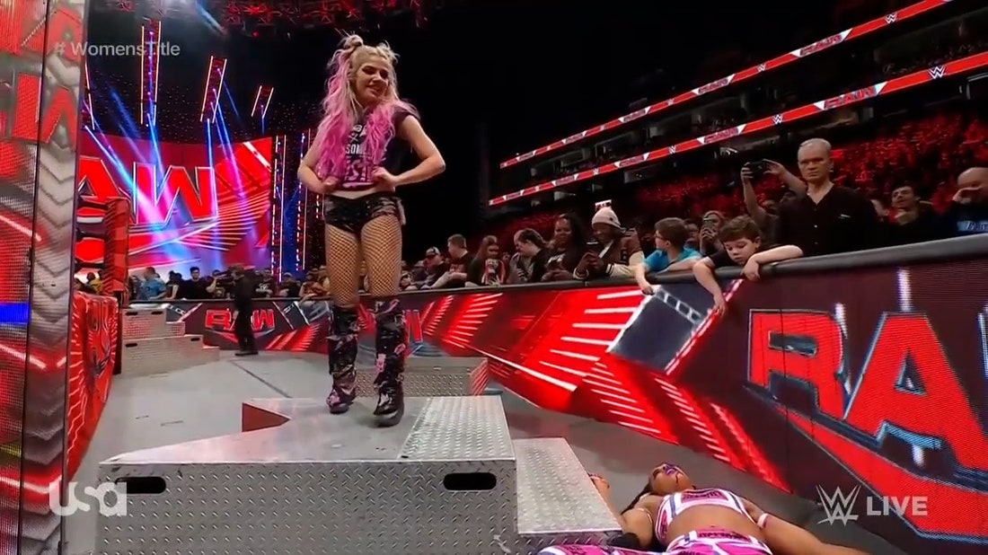 Alexa Bliss snaps on Bianca Belair sending the Raw Women's Champion away on a stretcher | WWE ON FOX