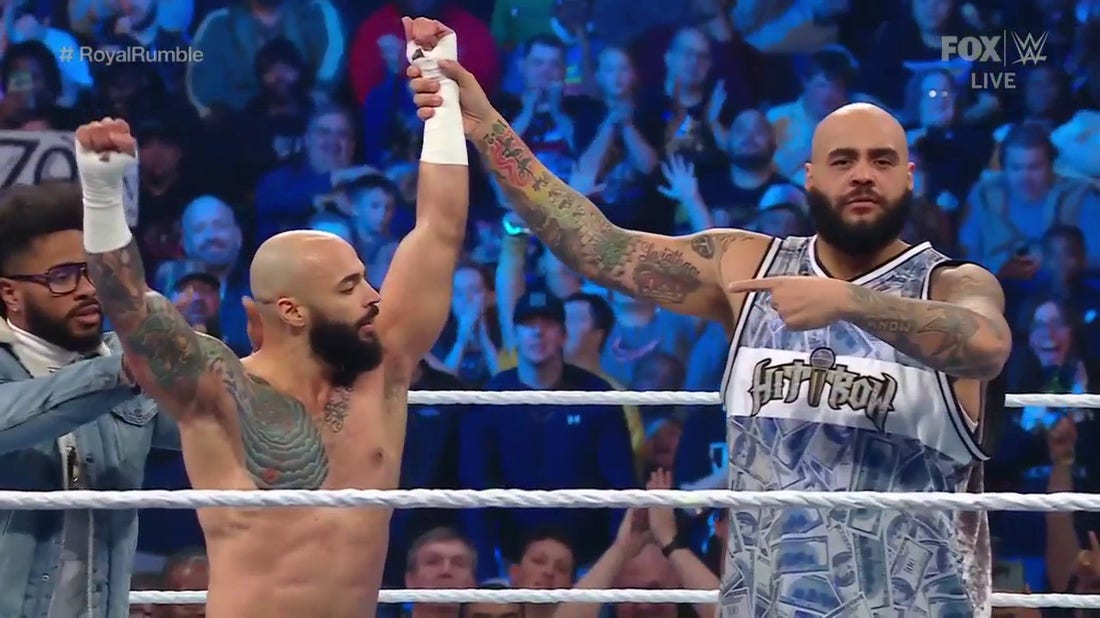 Ricochet and Top Dolla battle in Men's Royal Rumble Qualifying Match | WWE on FOX