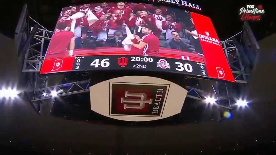 A piece of the jumbotron in the Ohio State-Indiana game falls off delaying play in the second half