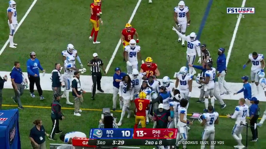 Breakers' and Stars get into a scuffle after Case Cookus throws an interception to Nevelle Clarke