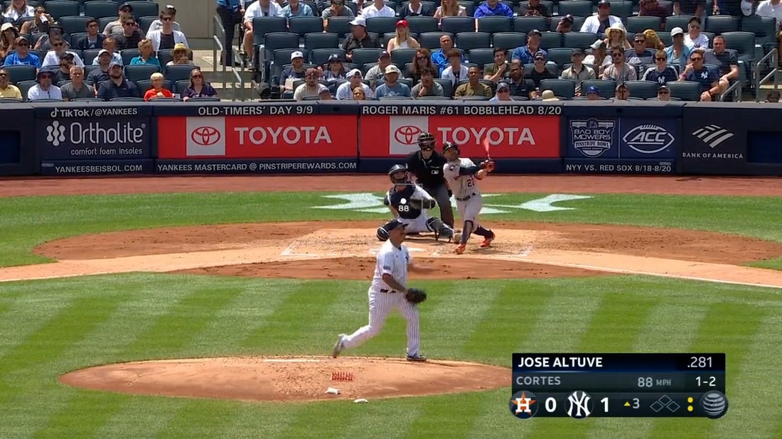 José Altuve blasts a solo home run to left field as the Astros tie the game against the Yankees