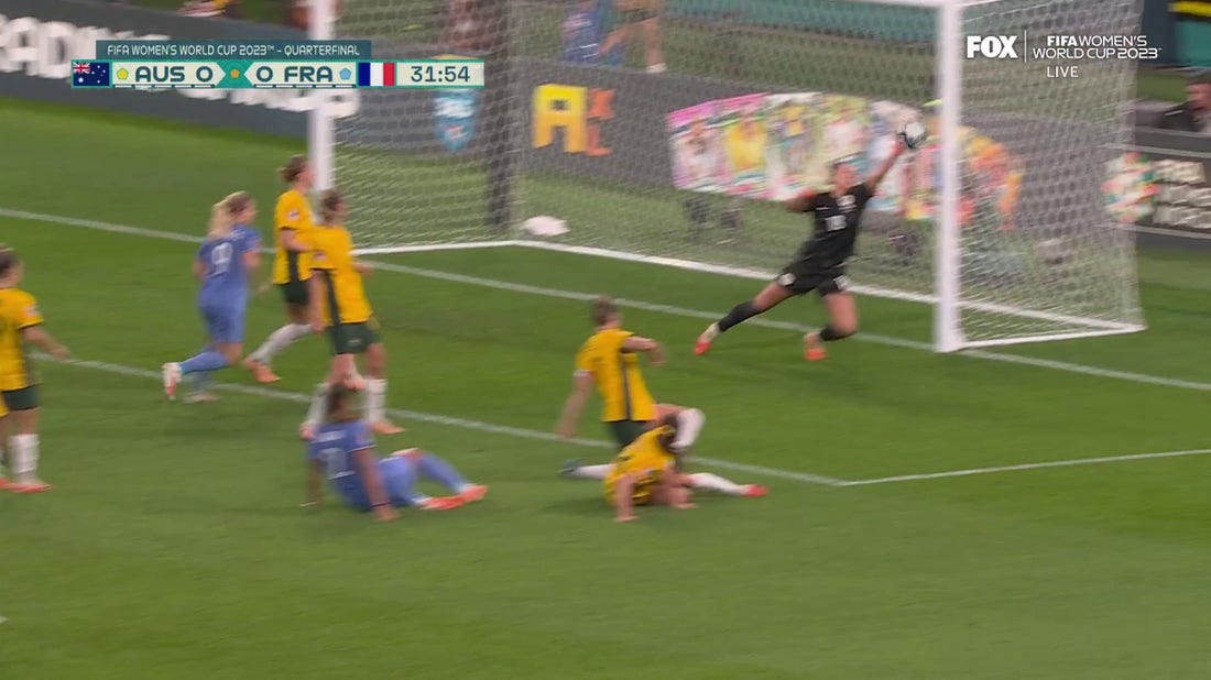 Australia and France remain scoreless after a great save by Mackenzie Arnold | 2023 FIFA Women's World Cup