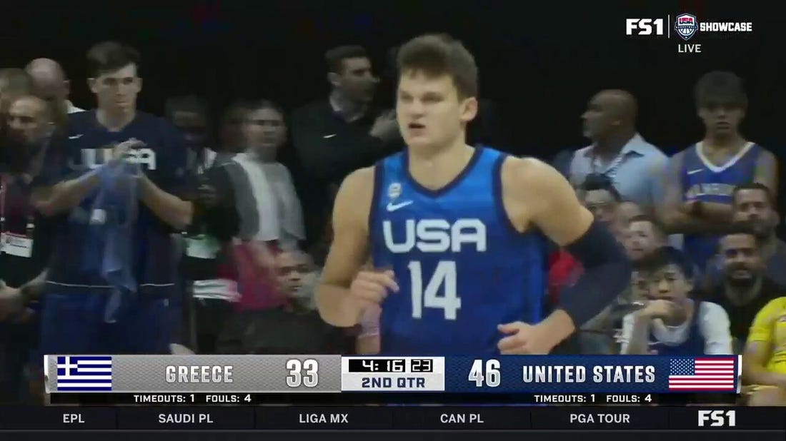 Anthony Edwards comes away with a steal and Walker Kessler finishes a dunk as Team USA extends its lead vs Greece