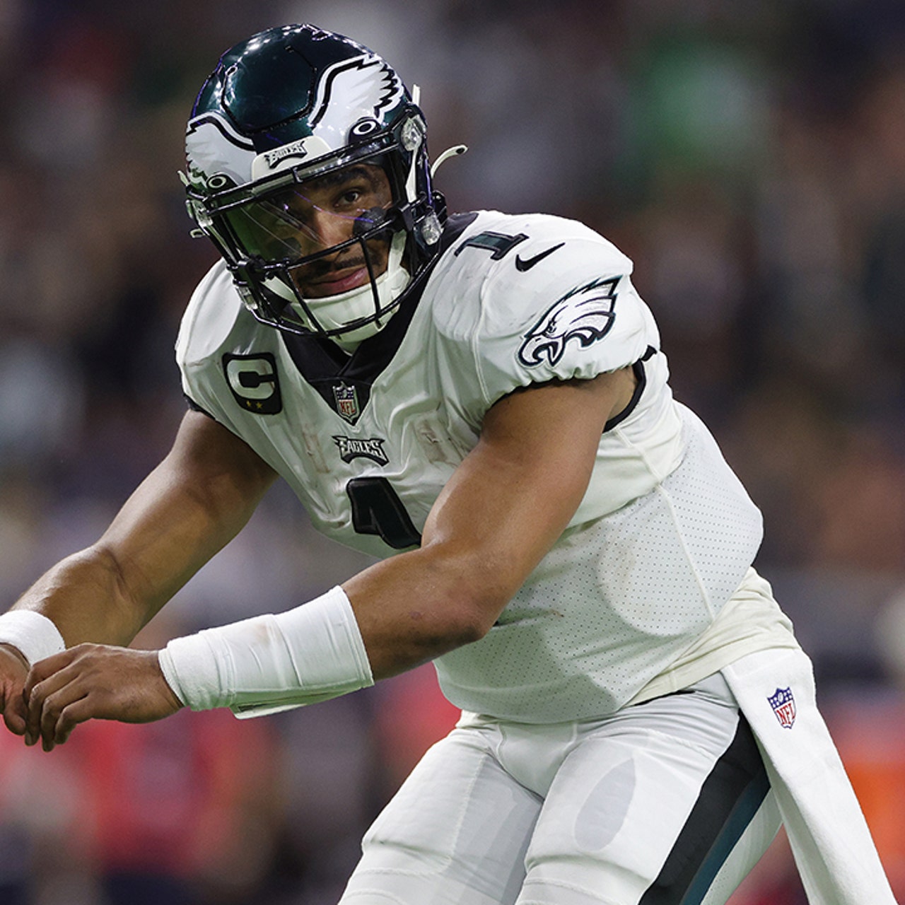 Jalen Hurts, Eagles beat Texans 29-17 for their first 8-0 start